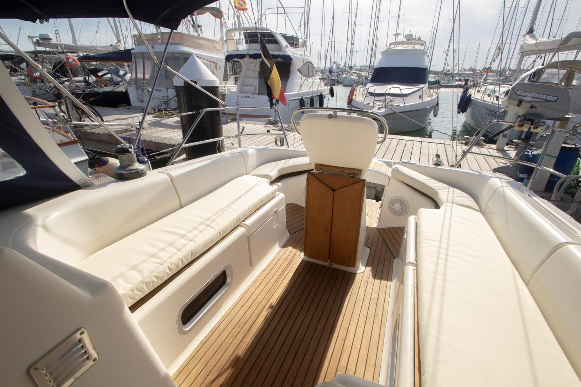 Autentico Velero En Valencia Exterior photo